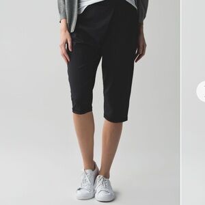 Lululemon womens leggings crop retreat size 6 black pants NWT vented